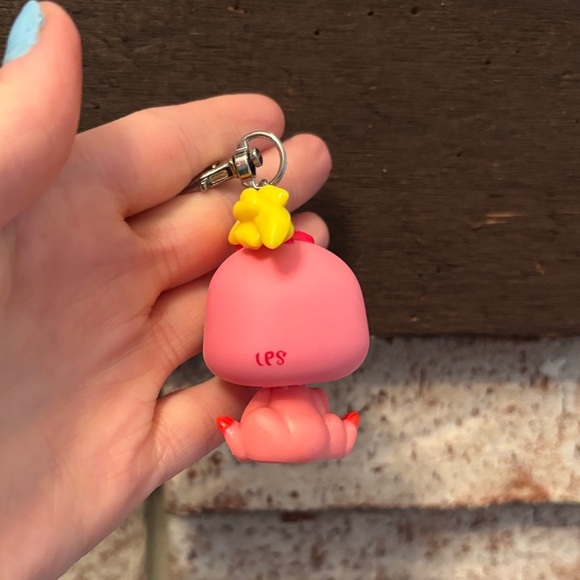 Littlest Pet Shop Orangutan Keychain – With Banana Accessory - Picture 5 of 7